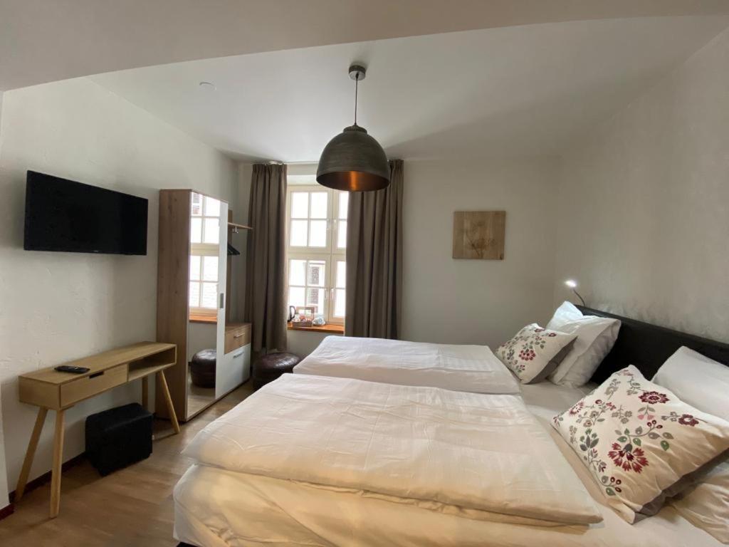 Hotel Crasborn Thorn Bagian luar foto