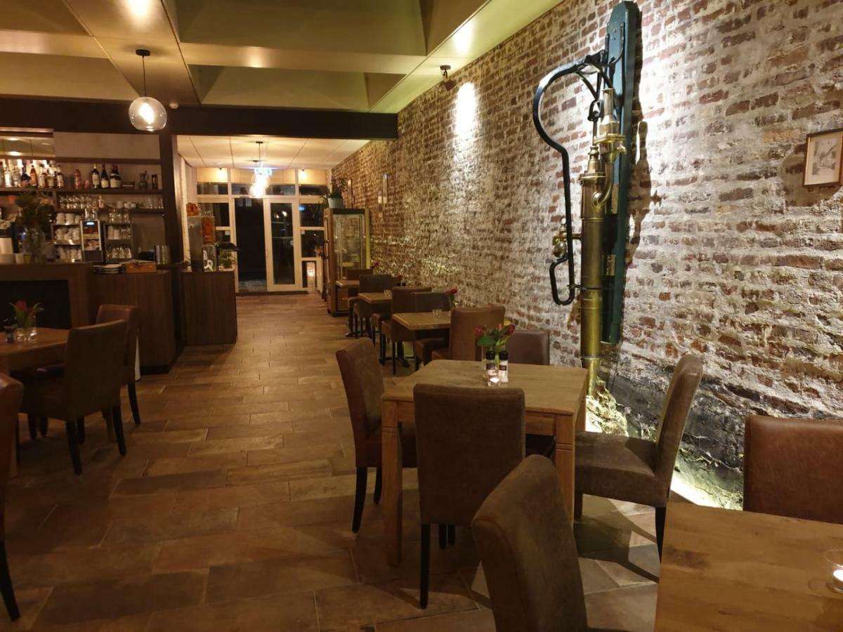 Hotel Crasborn Thorn Bagian luar foto