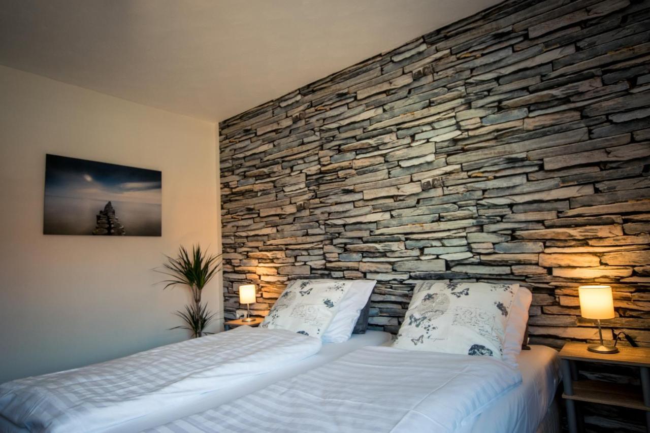 Hotel Crasborn Thorn Bagian luar foto