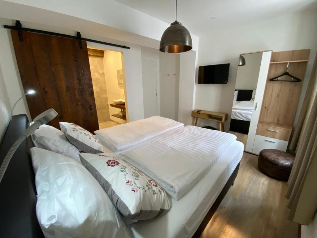 Hotel Crasborn Thorn Bagian luar foto