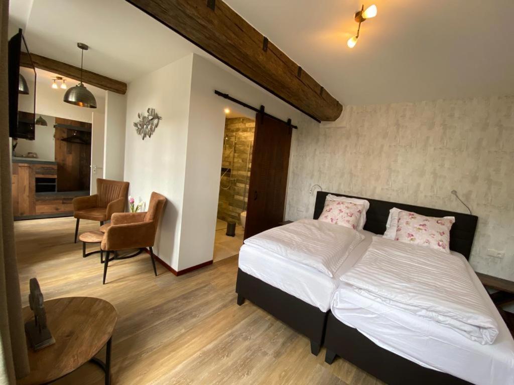 Hotel Crasborn Thorn Bagian luar foto